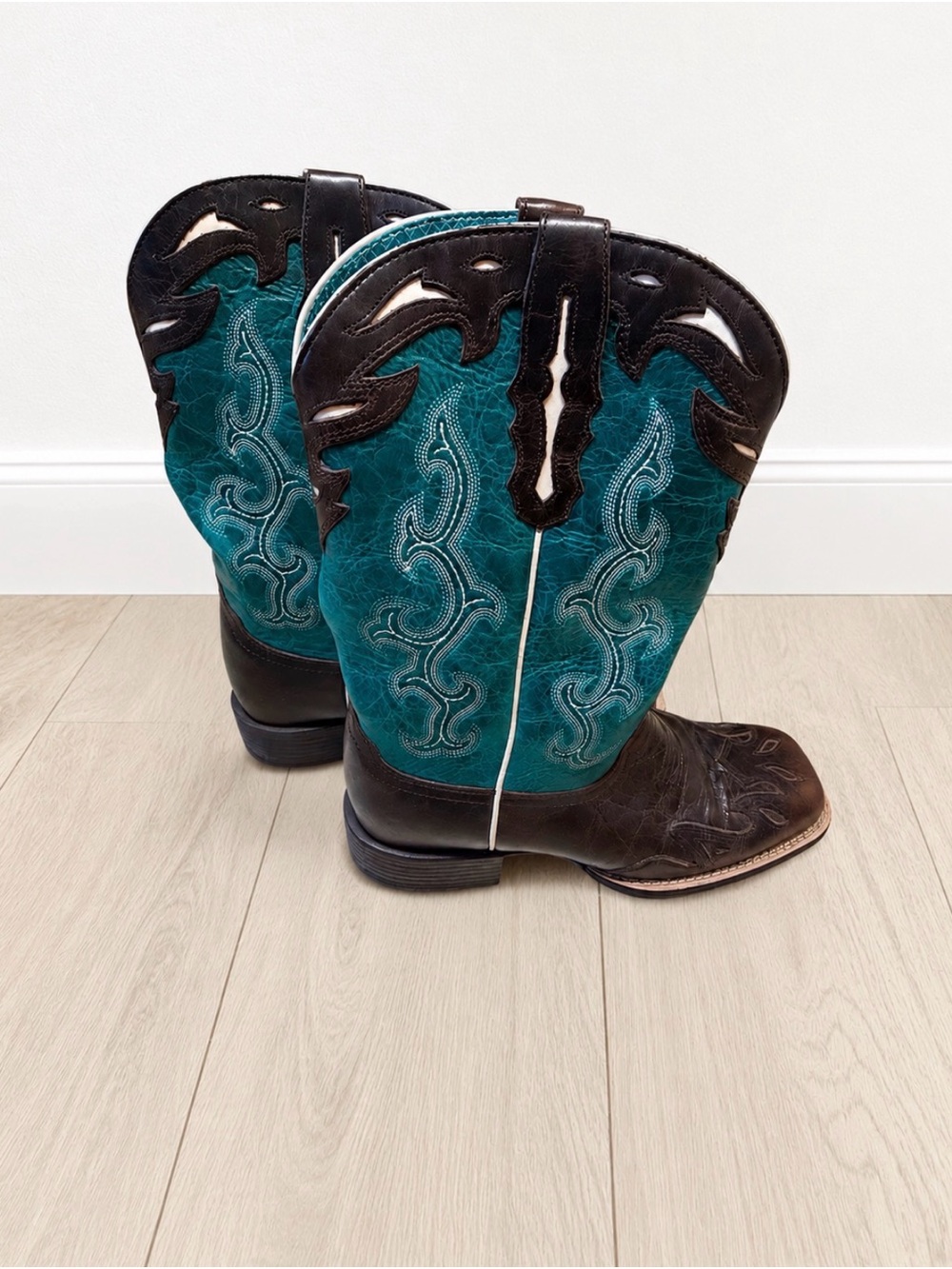 Women's Turquoise and Brown Ariat Cowboy Boots